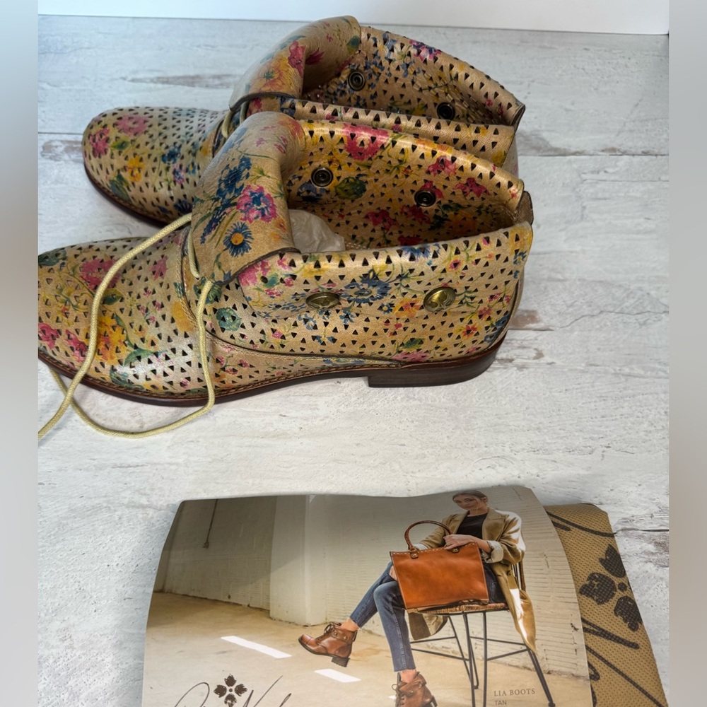 Patricia Nash Multicolor Floral Lace-Up Boots 8.5